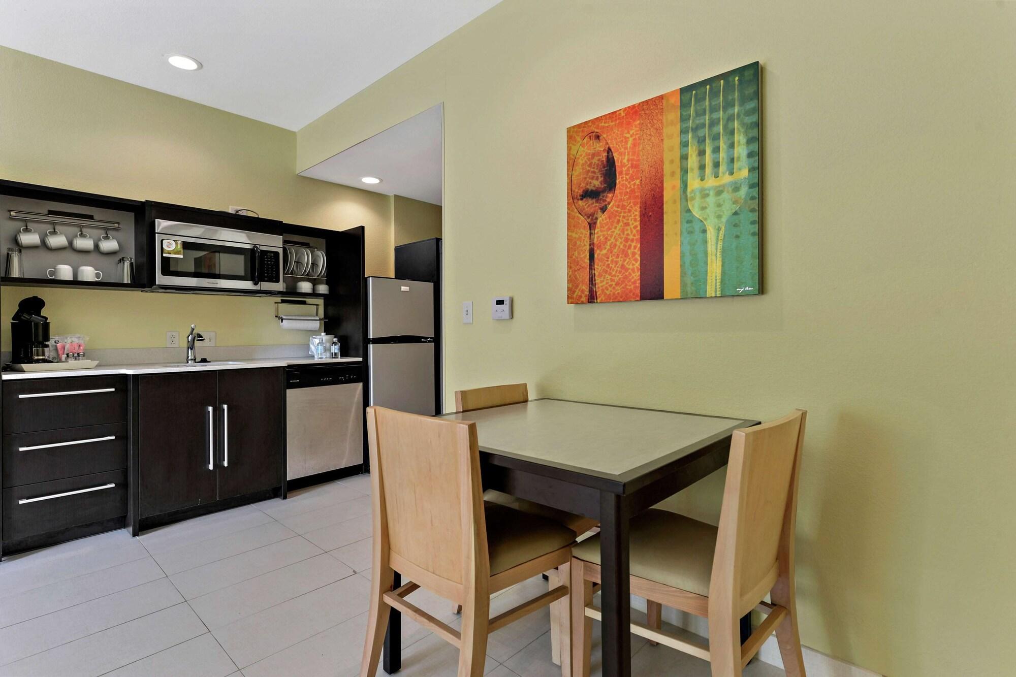 Home2 Suites By Hilton Gulfport I-10 מראה חיצוני תמונה